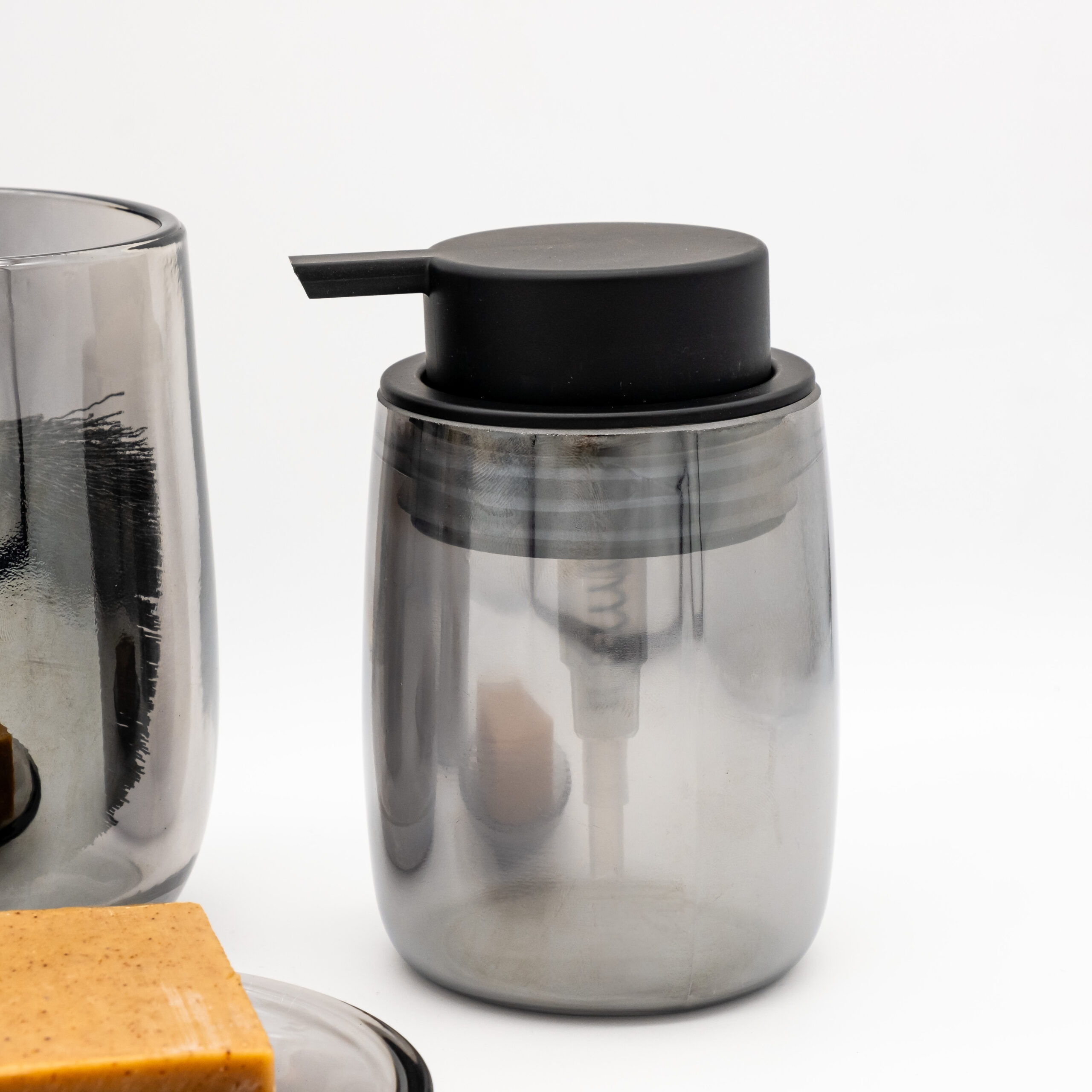 Set d'Accessoires de Salle de Bain en Verre Fumé - Image 4